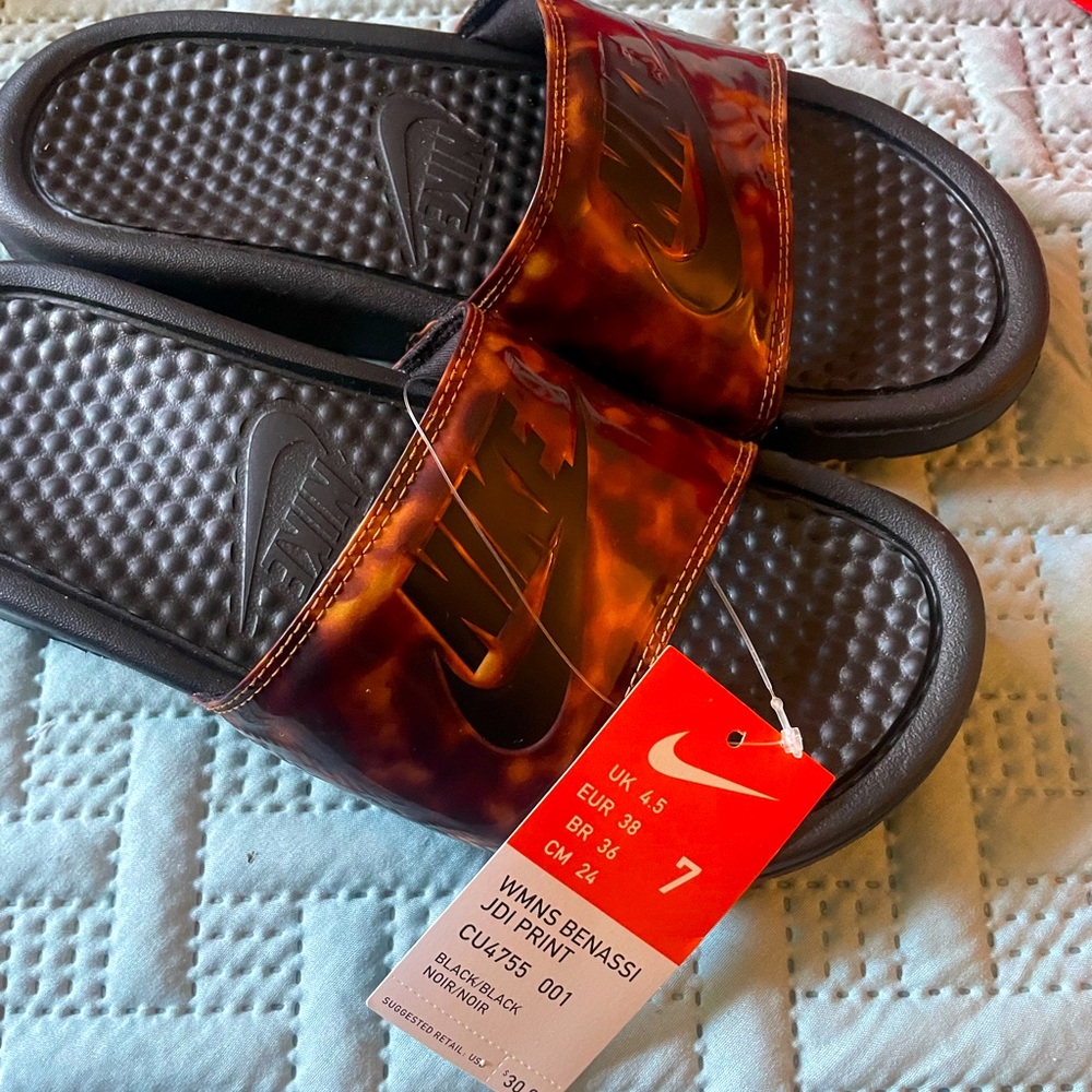 NIKE Slides
